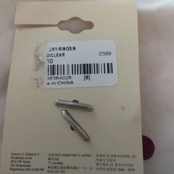 🎉 New 🎉 Forever 21‎ Gold Bow Costume Ring - Picture 2 of 16